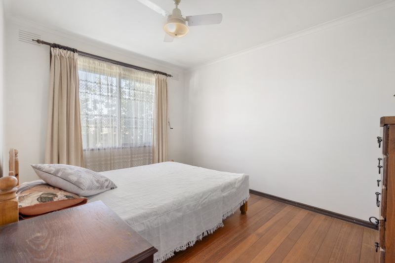 15 Pinetree Crescent, Lalor