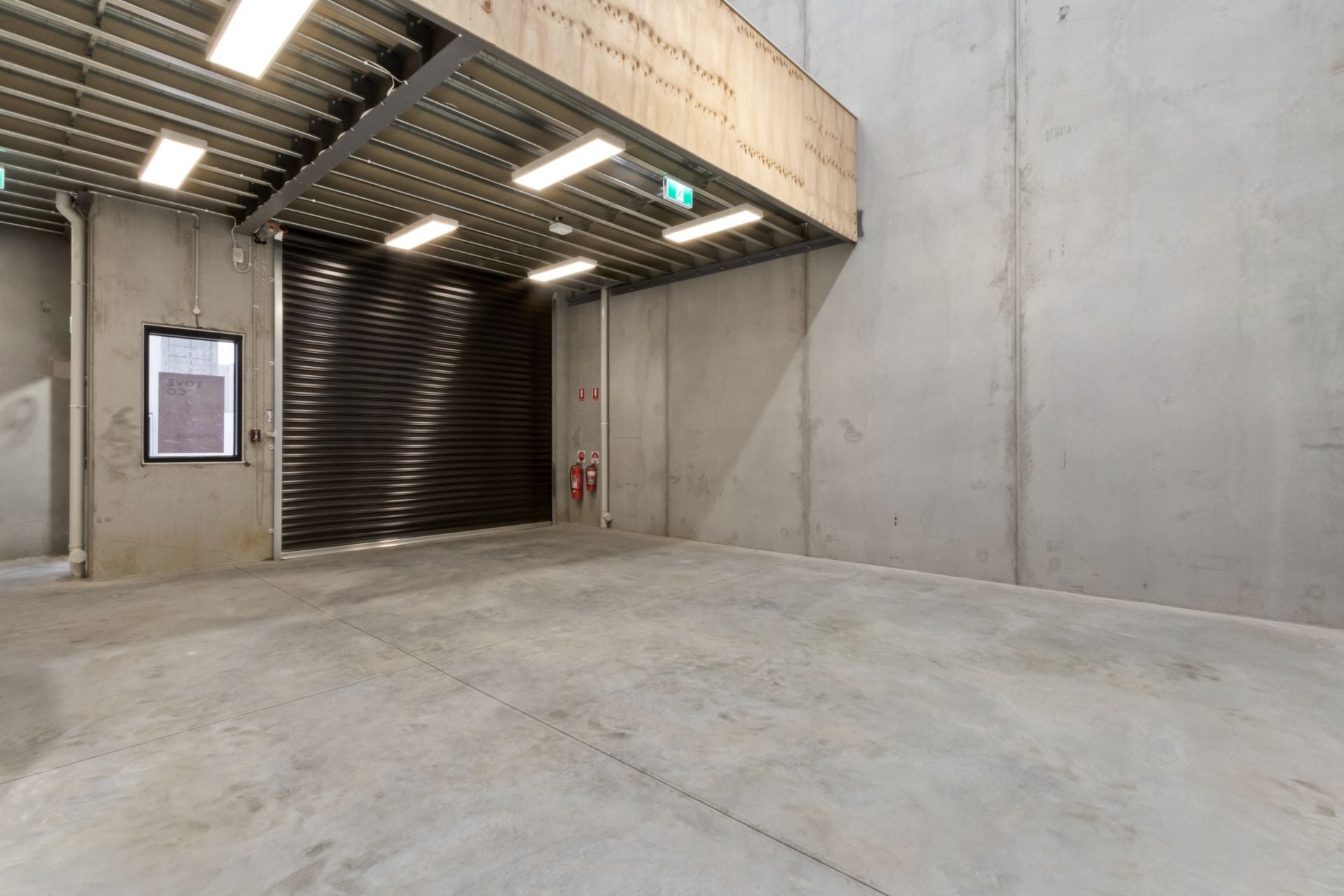 OCCUPY OR INVEST:
Versatile Warehouse + Office – Move In Ready!