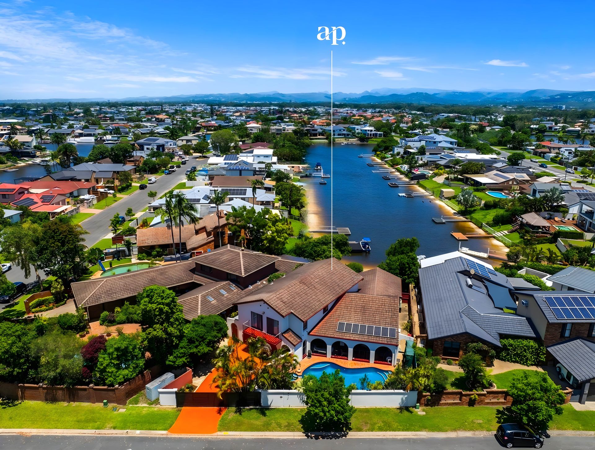 $ 2,000,000, Benowa Waters - Thumbnail 3