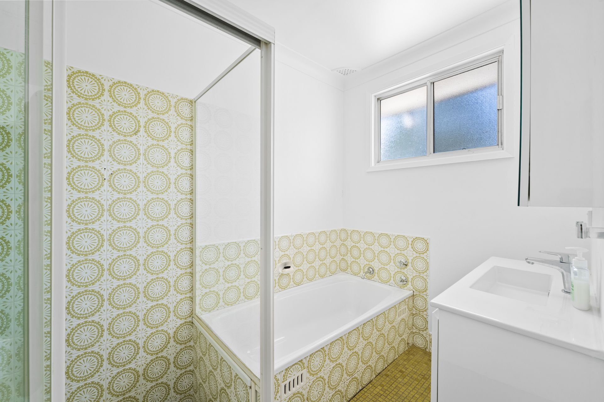 7 Erin Avenue, Berkeley Vale, Berkeley Vale - Thumbnail 6