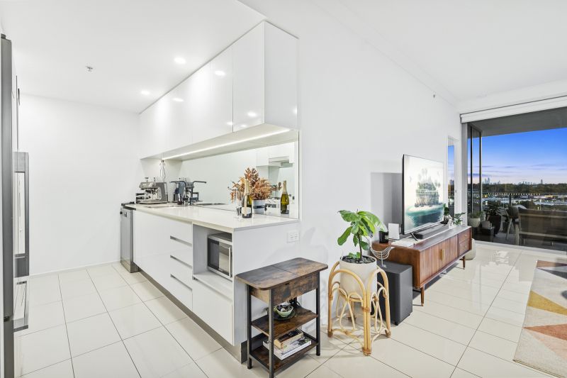 704/43 Harbour Town Drive, Biggera Waters - Thumbnail 8