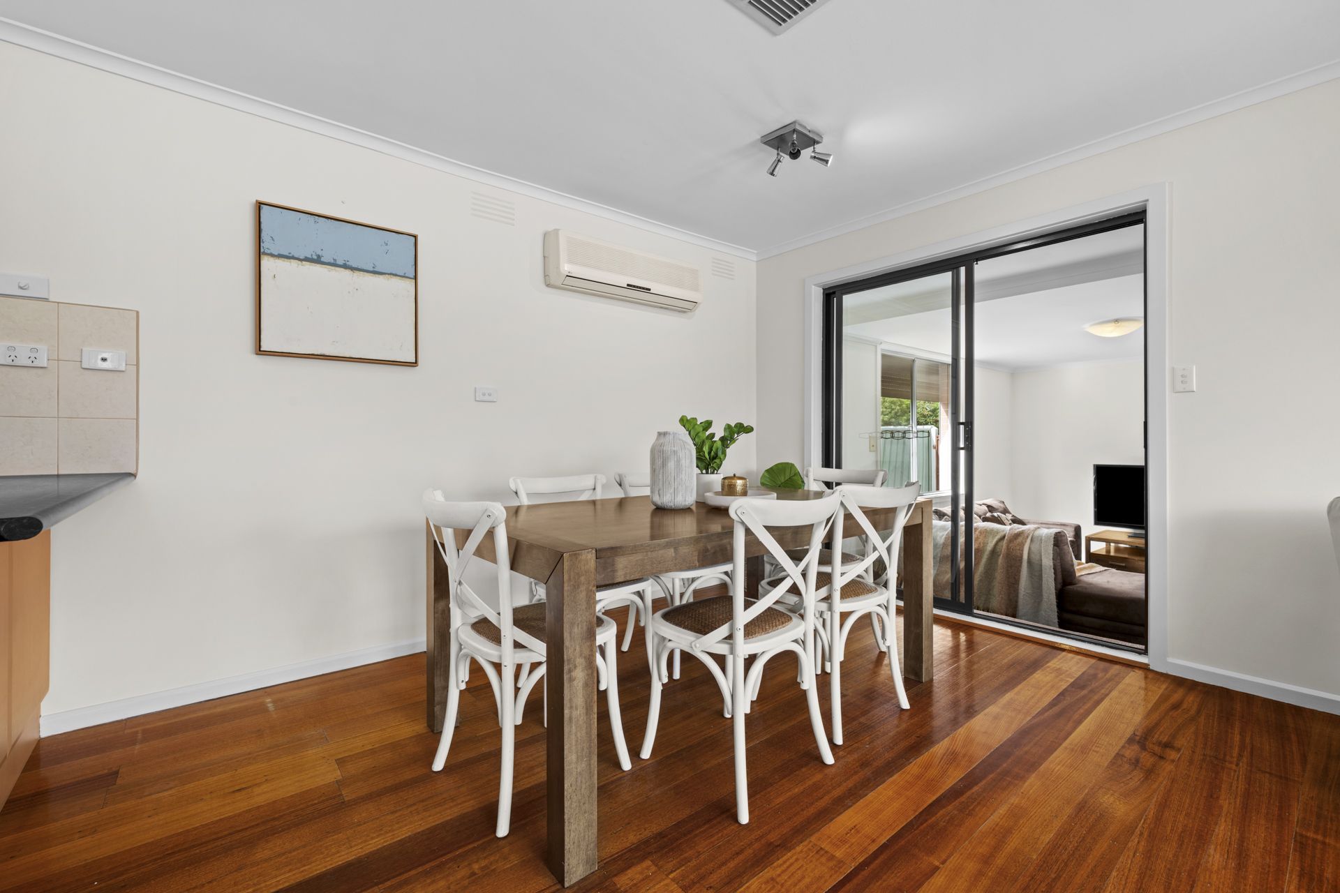 IDEAL HOME IN A CENTRAL LOCATION