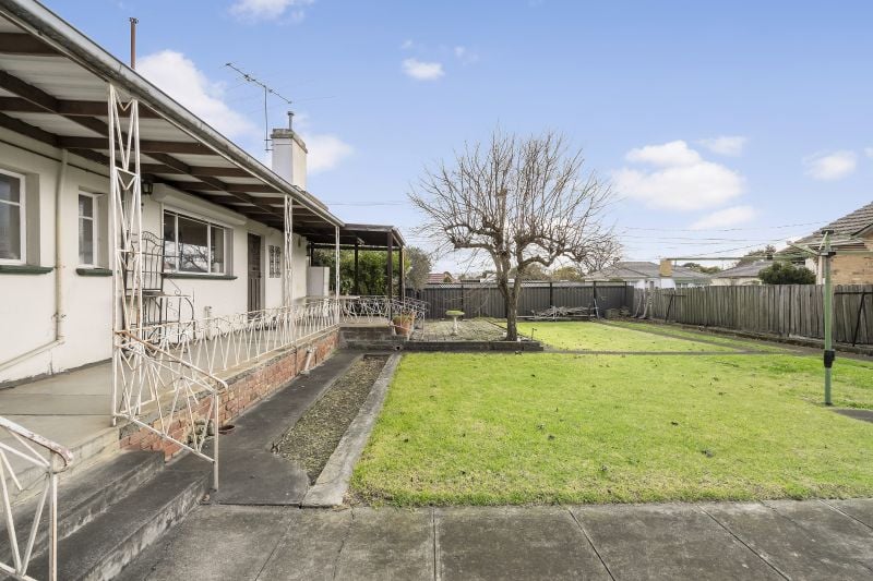 42 Broadhurst Avenue, Reservoir