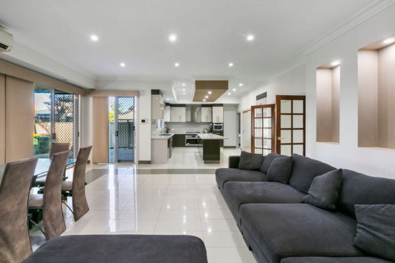 10 Wattlebird Crescent, Reservoir