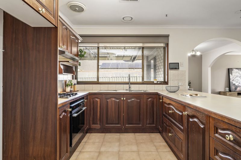 27 Kellaway Crescent, Mill Park