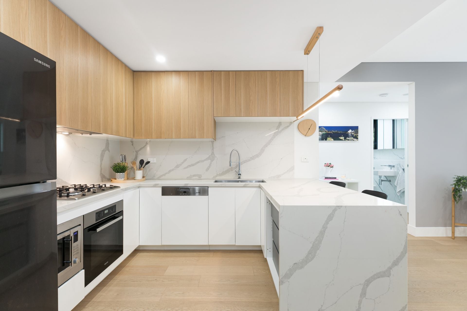 202/11 Hinkler Avenue, Caringbah, Caringbah - Thumbnail 2