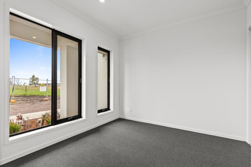 8 Parallax Walk, Wollert