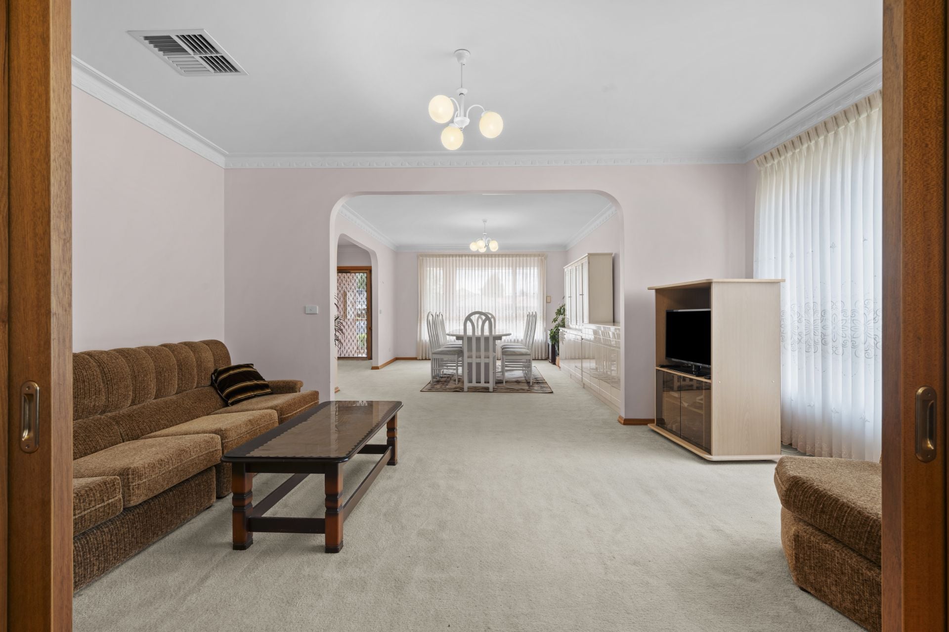 Established Family Living In A Prime Epping Location
