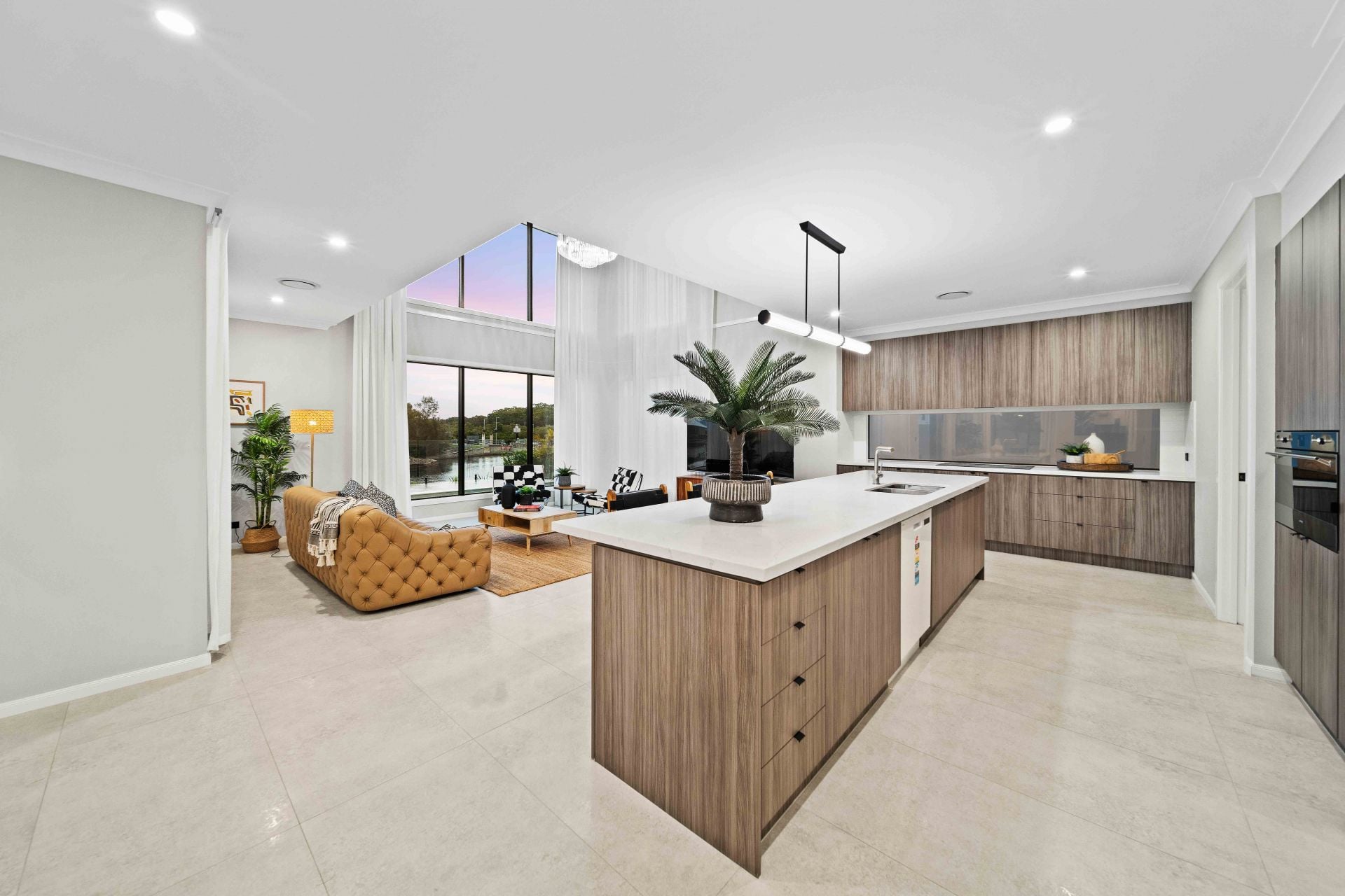 188 Lake Serenity Boulevard, Helensvale QLD 4212, Helensvale - Thumbnail 4