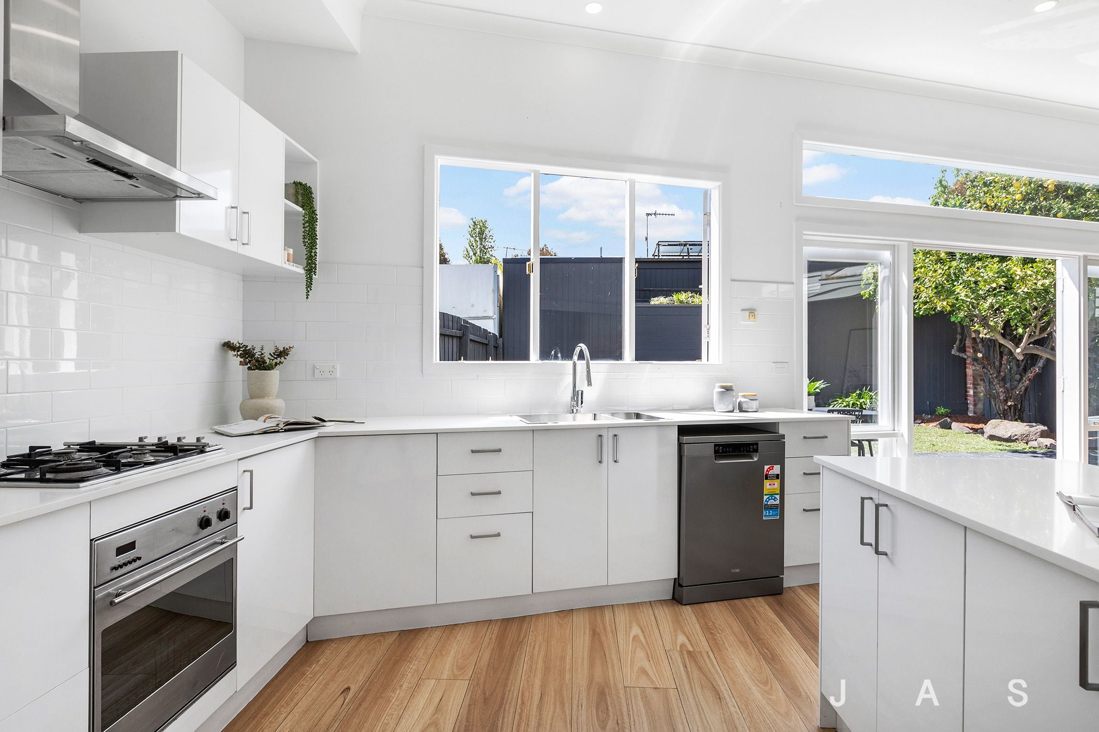 28 Ovens Street Yarraville VIC, Yarraville - Thumbnail 4
