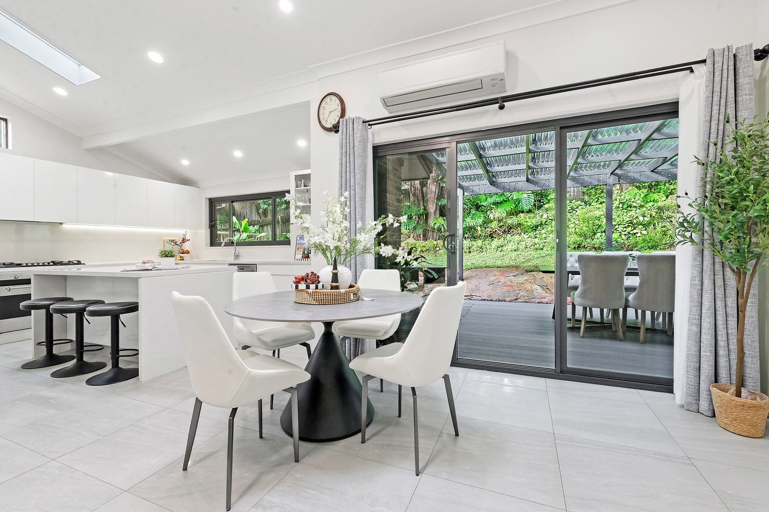 11 Edmundson Close, Thornleigh, Thornleigh - Thumbnail 2