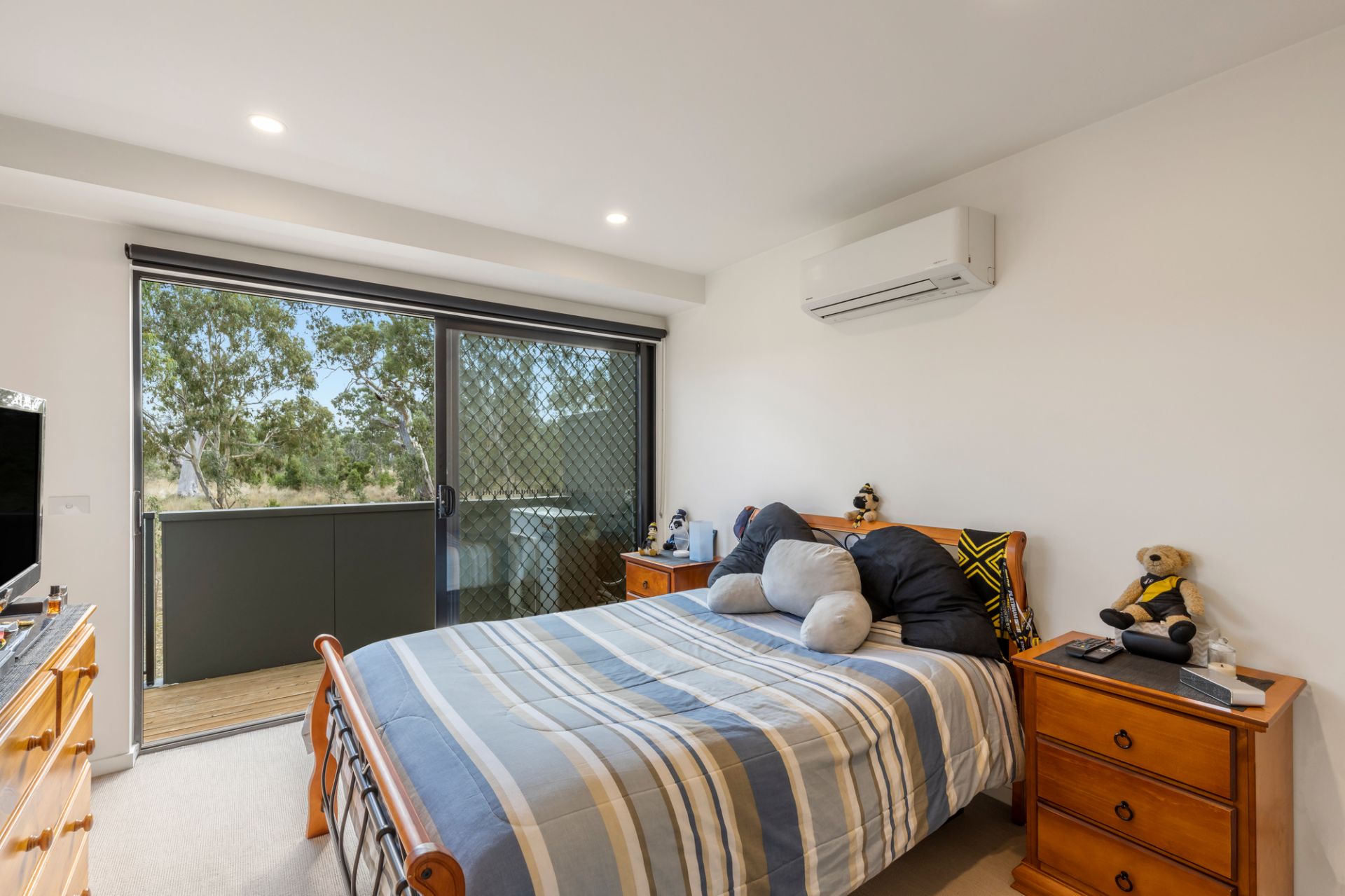 Contemporary, Stylish, Convenient