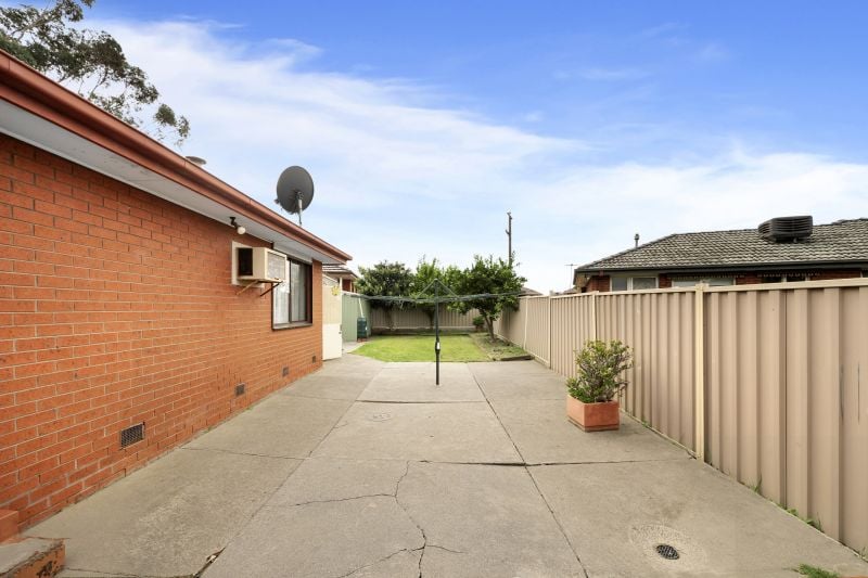 2 Gunbower Close, Thomastown