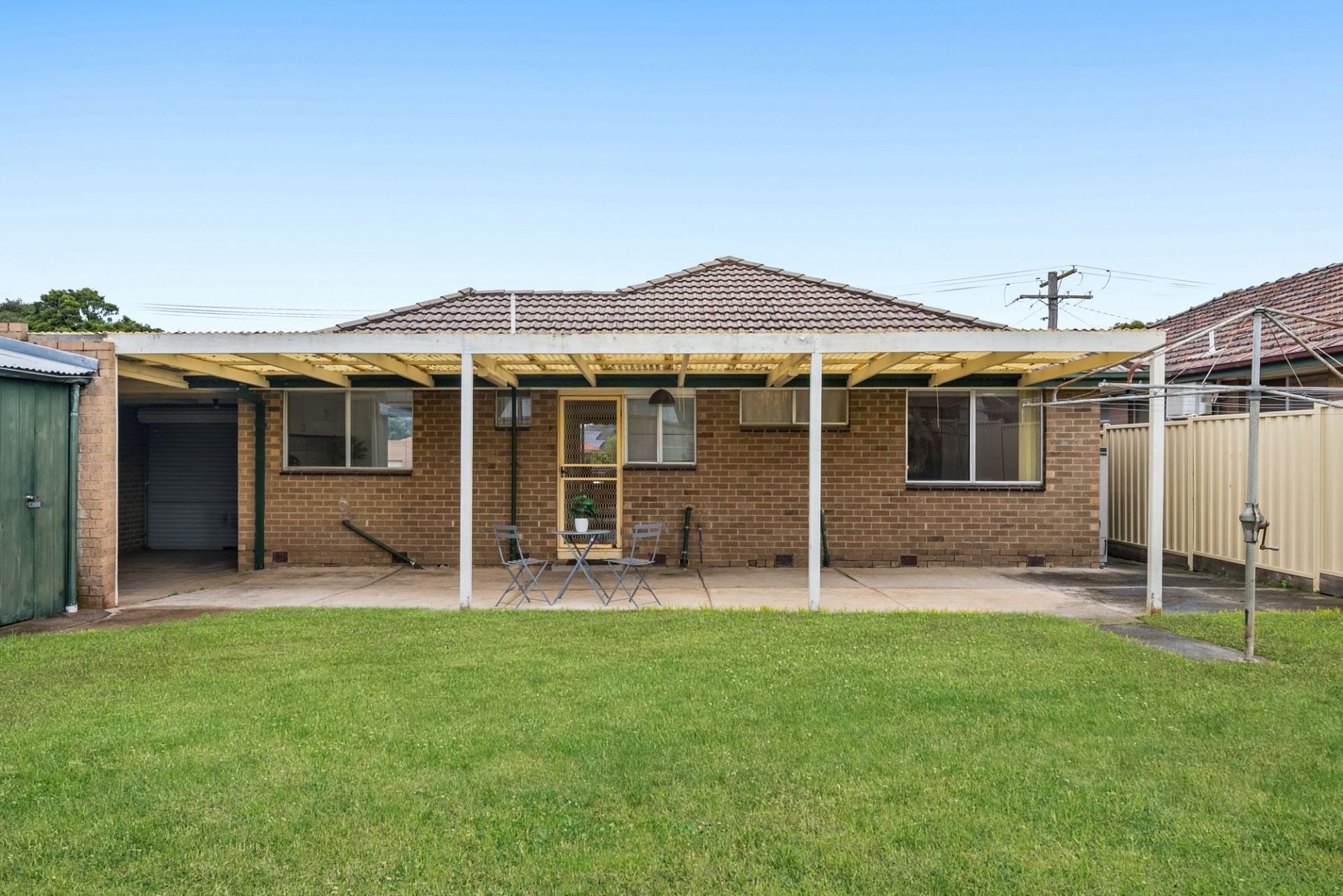 Light-Filled Family Living in a Convenient Lalor Location
