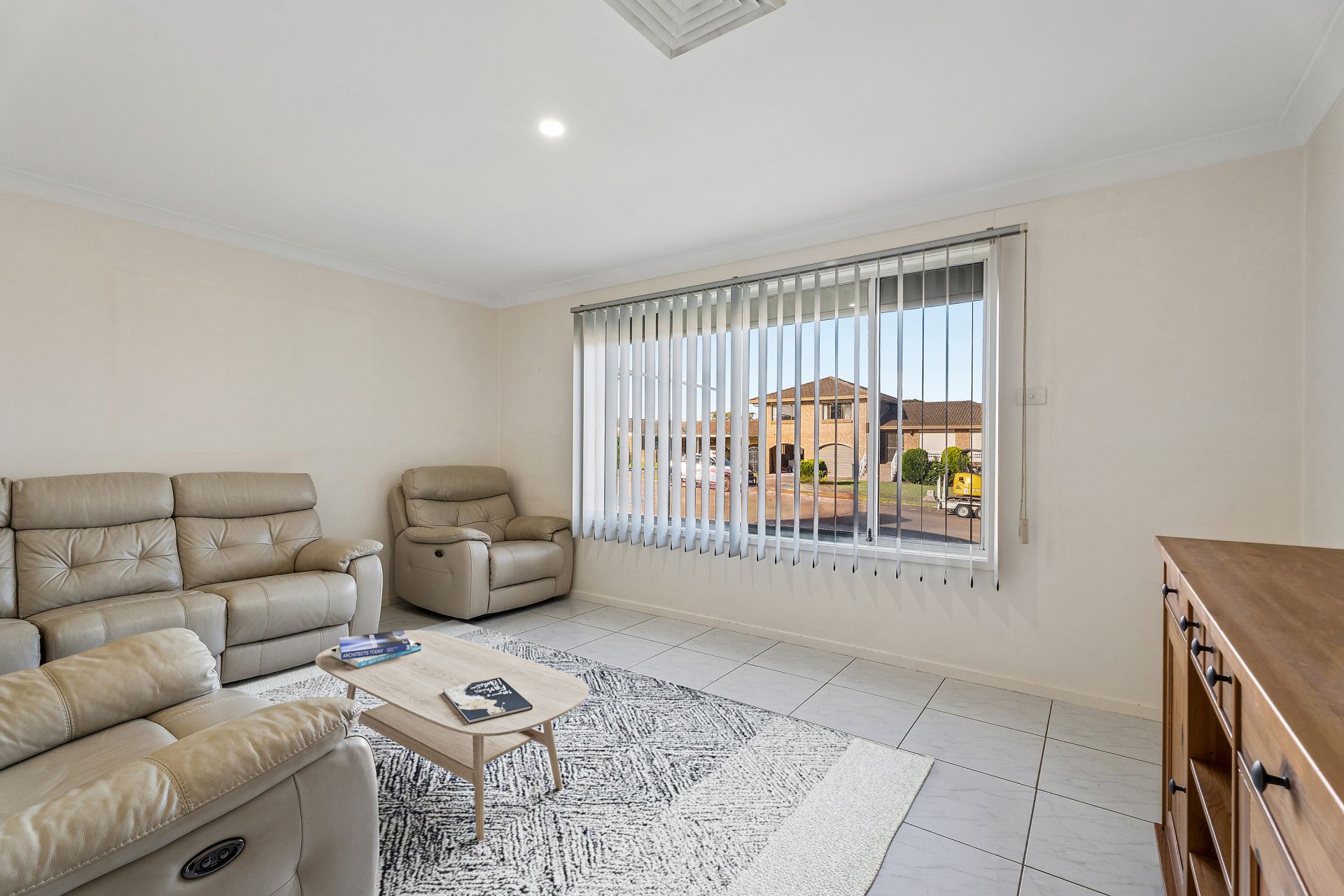 15 Dakota Drive, Bossley Park, Bossley Park - Thumbnail 5