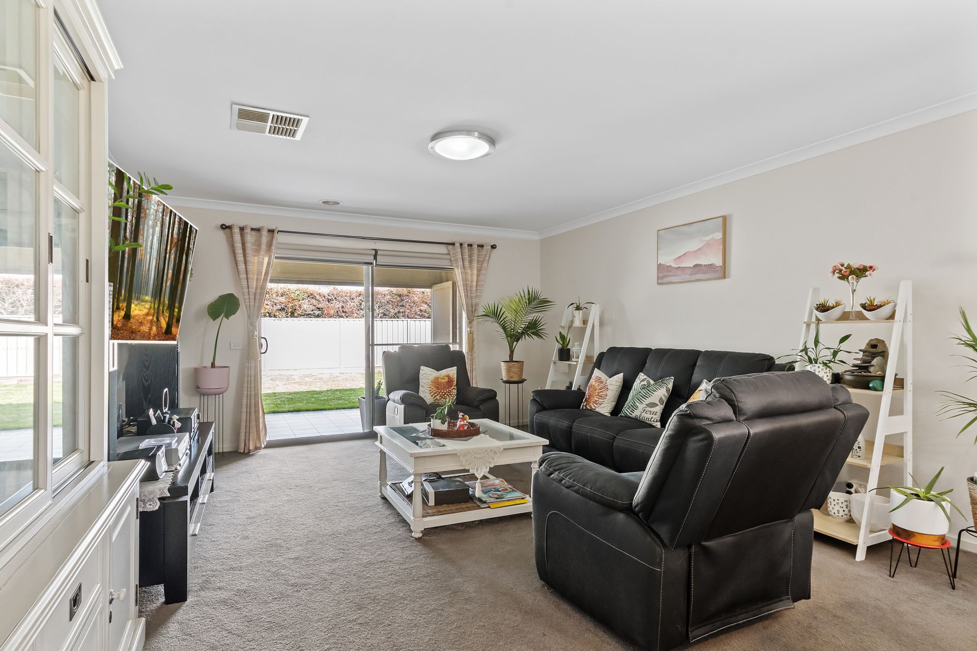 17 O'Neill Court, Epsom, Epsom, Epsom - Thumbnail 3