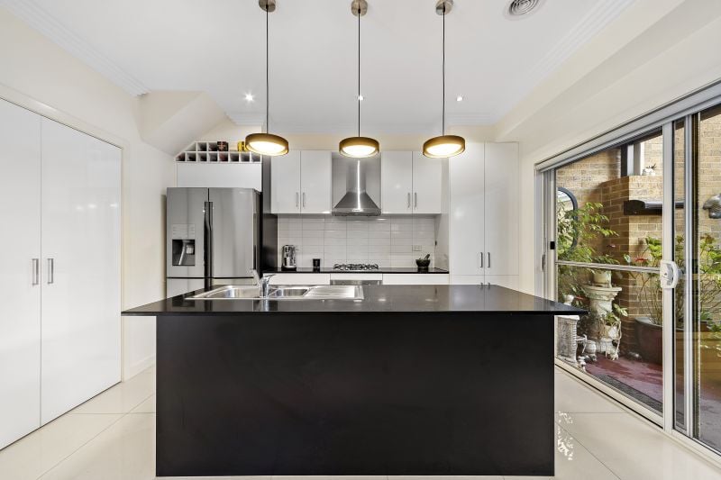 15 Snapdragon Street, South Morang