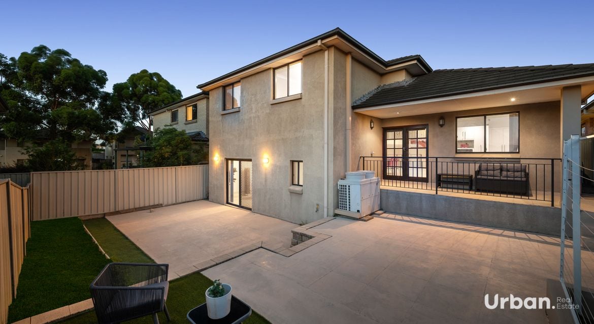 Casula 41 Roth Street