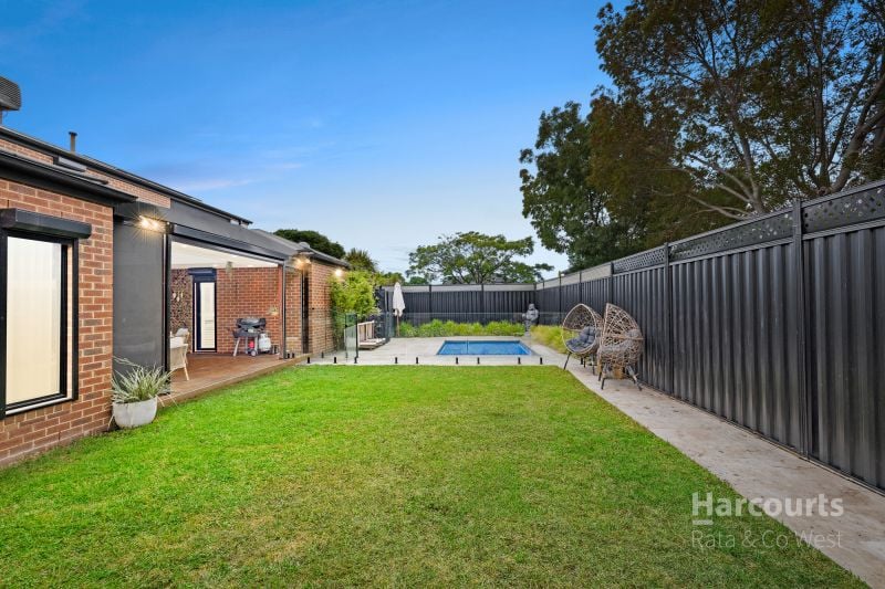 27 Great Barr Crescent, Caroline Springs