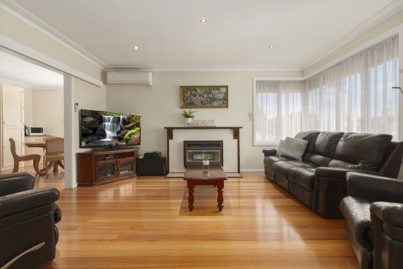 13 Ruthven Crescent, Lalor