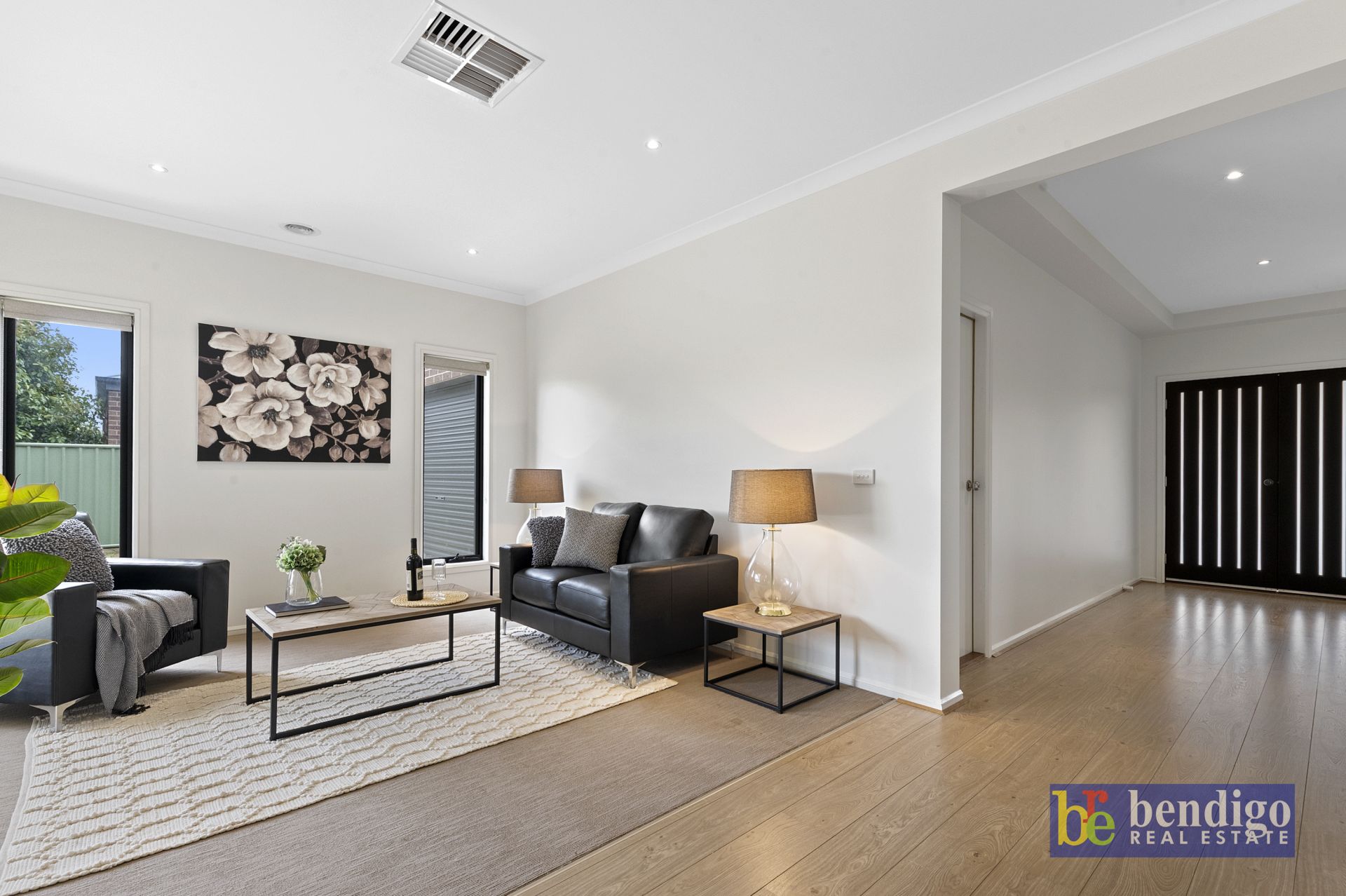 4 Cloverfields Crescent Epsom VIC, Epsom - Thumbnail 2