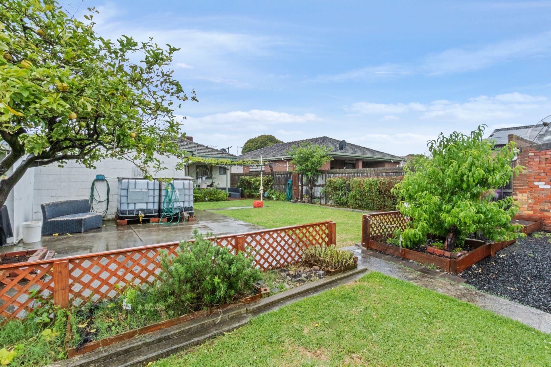 Charming Mid-Century Gem In Family-Friendly Thornbury