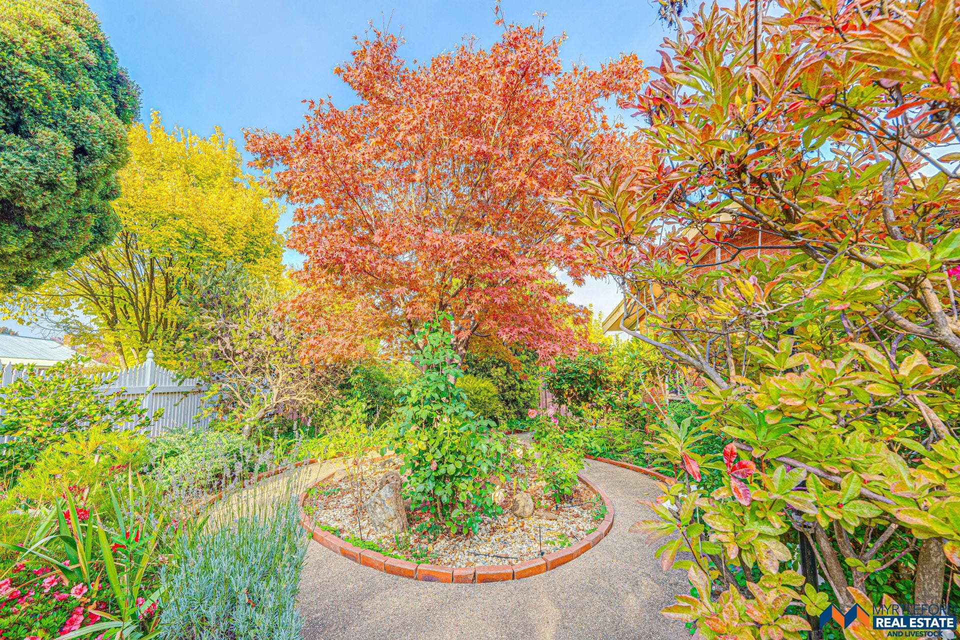 1 Milne Avenue, MYRTLEFORD, Myrtleford - Thumbnail 2