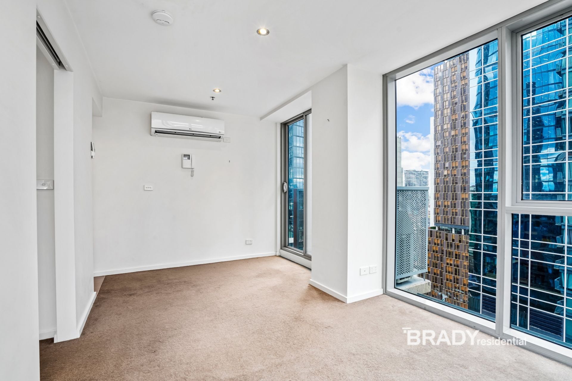 1806/8 Exploration Lane Melbourne VIC, Melbourne - Thumbnail 3