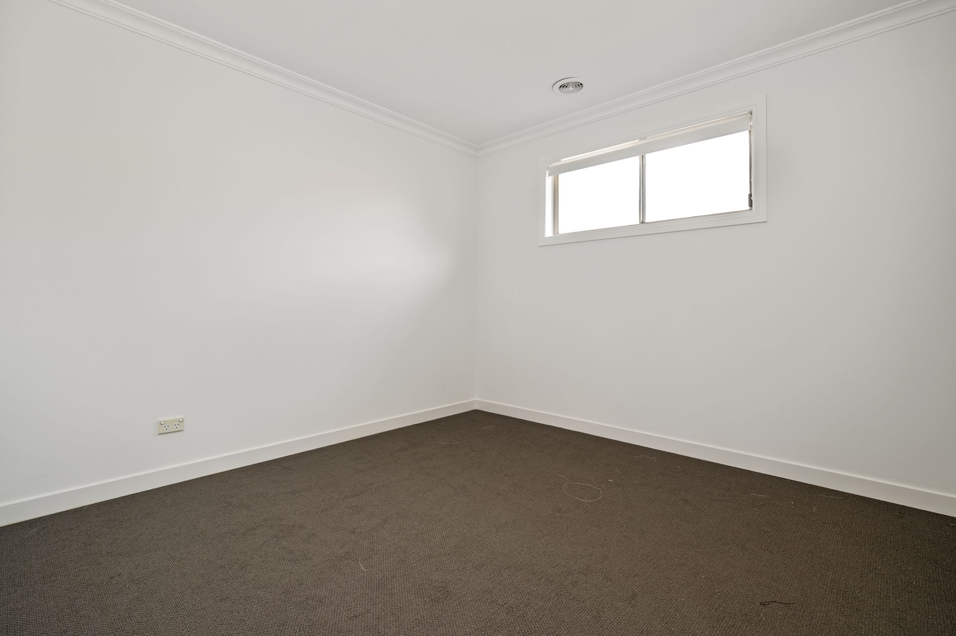 RENOVATED 3 BEDROOM TOWNHOUSE