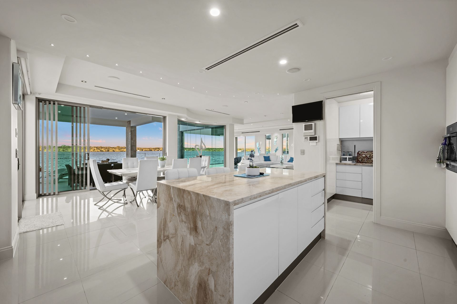 54 Knightsbridge Parade East, Sovereign Islands QLD 4216, Sovereign Islands - Thumbnail 8