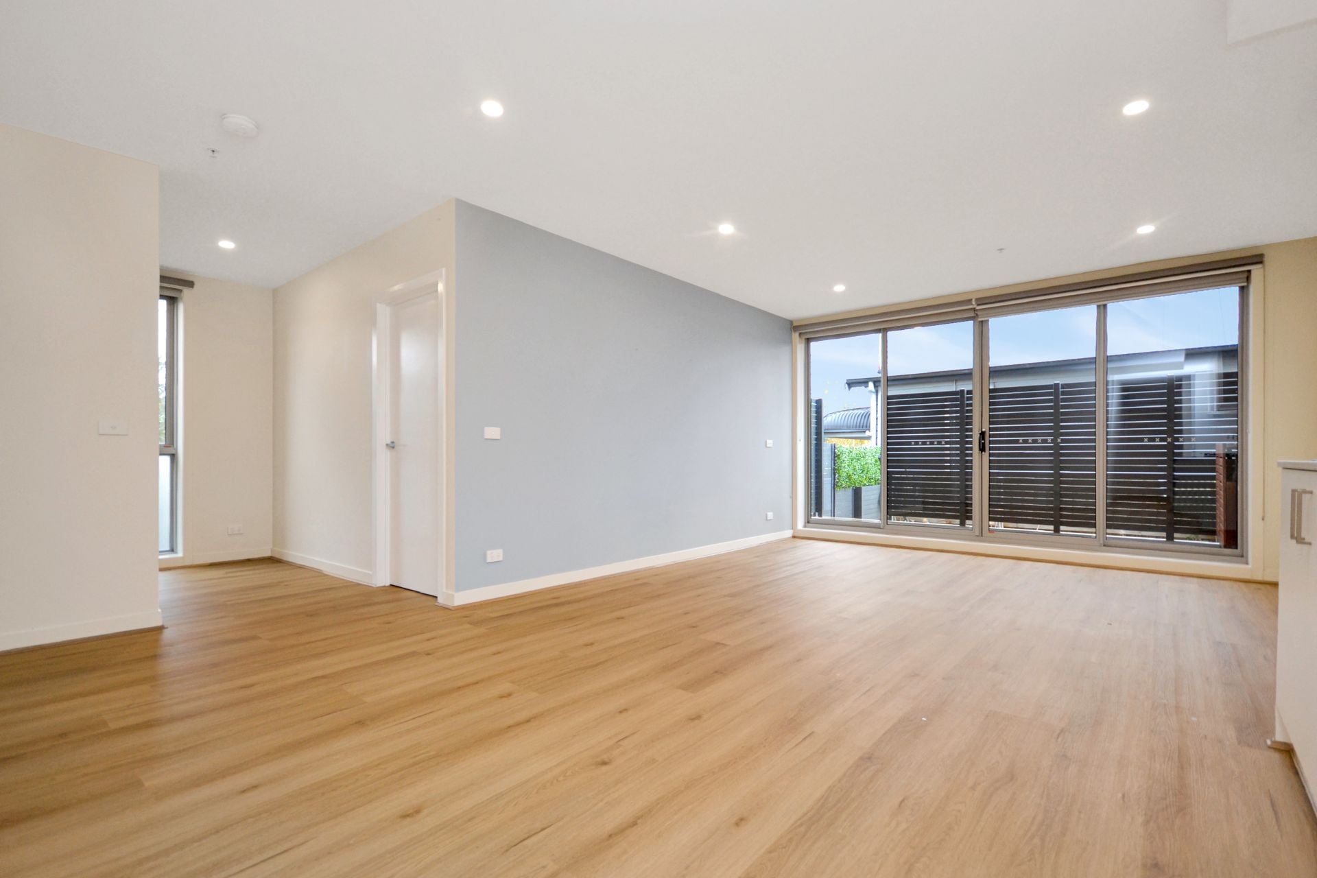 LIGHT AND BRIGHT APARTMENT LIVING