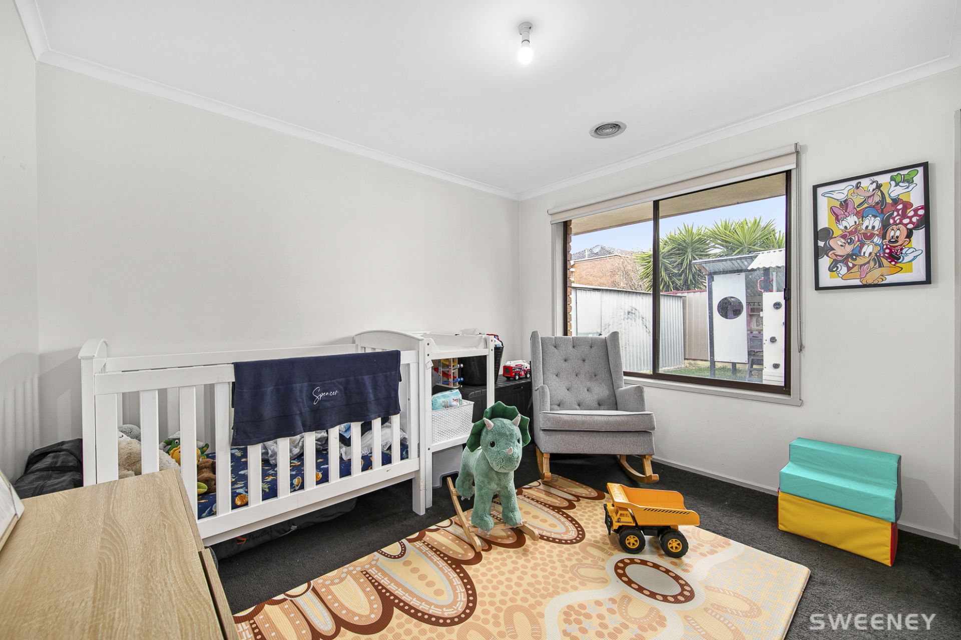 15 Knightsbridge Avenue, Altona Meadows - Thumbnail 8