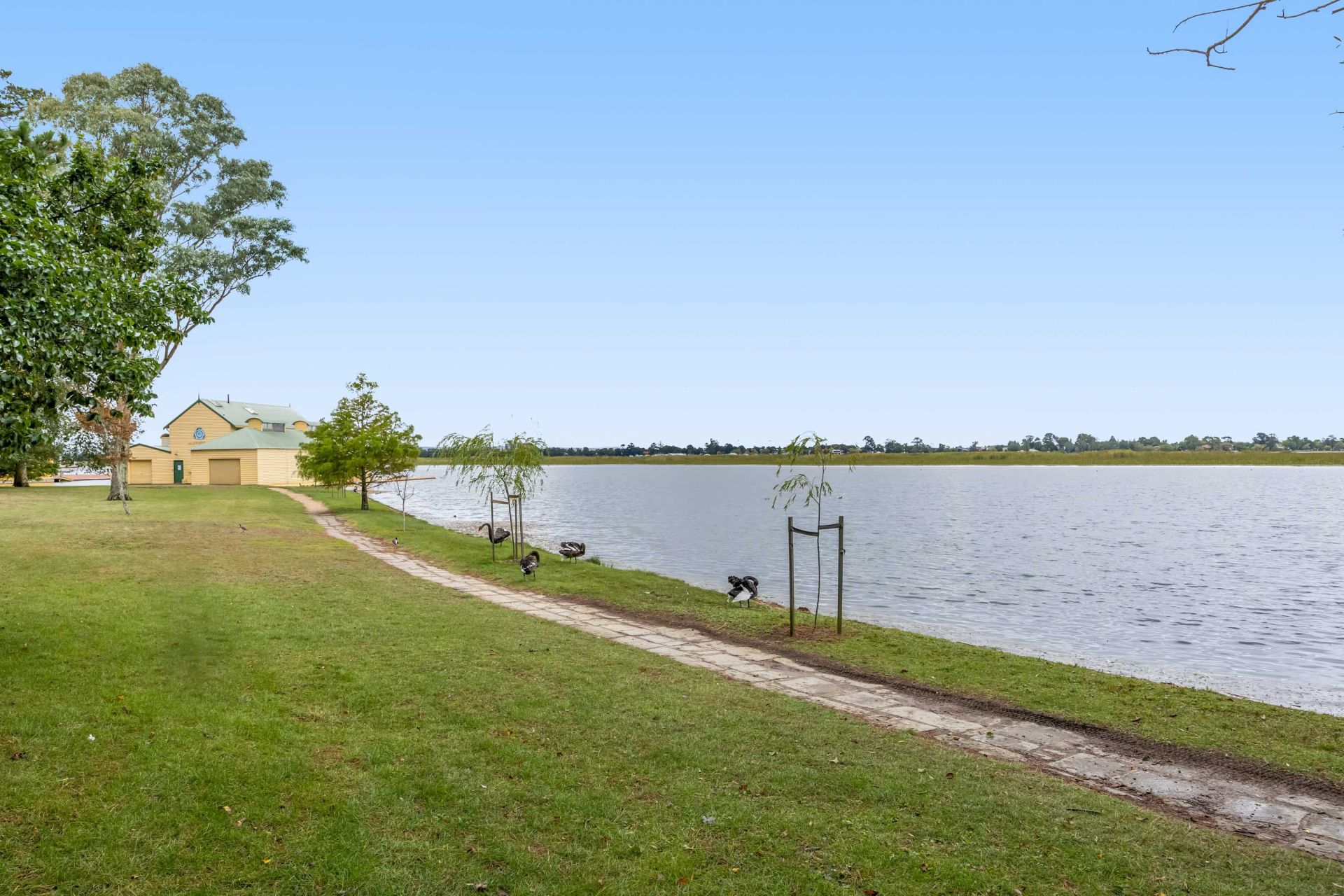 8/506 Wendouree Parade, Lake Wendouree, Lake Wendouree - Image 1