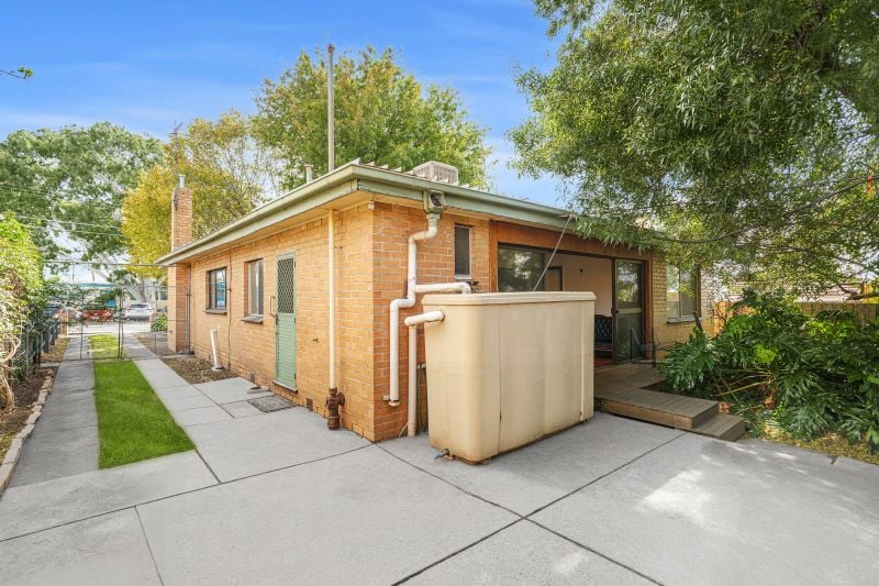 37 Macartney Street, Reservoir