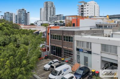 BOWEN HILLS BEST CREATIVE STYLE OFFICE - KING ST PRECICNT!