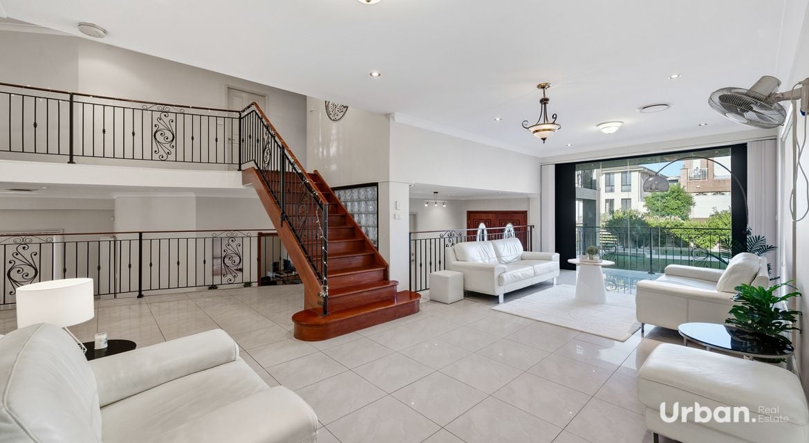 Casula 41 Roth Street