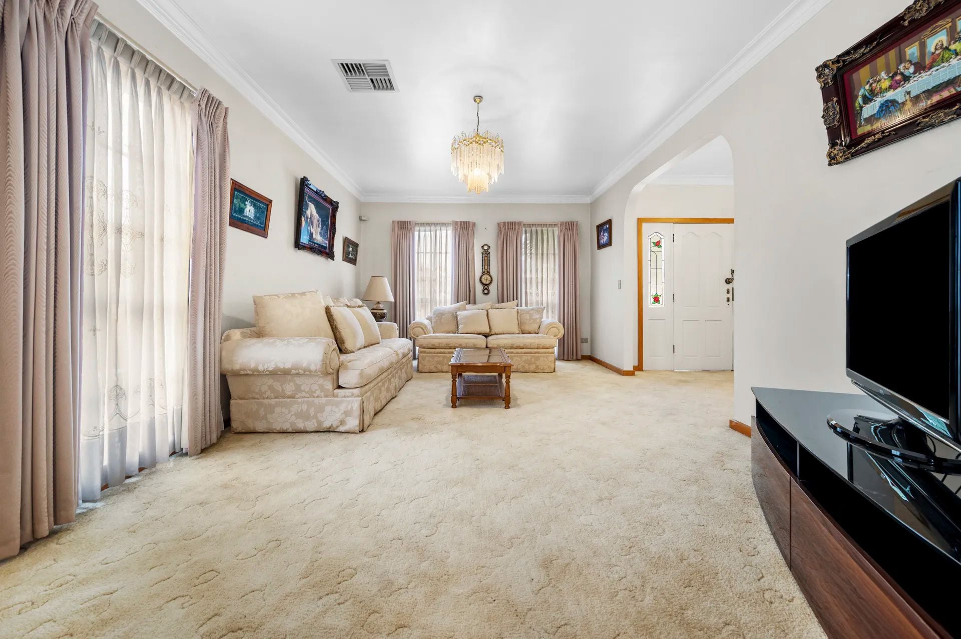 Spacious Family Living With Versatile Dual Level Design