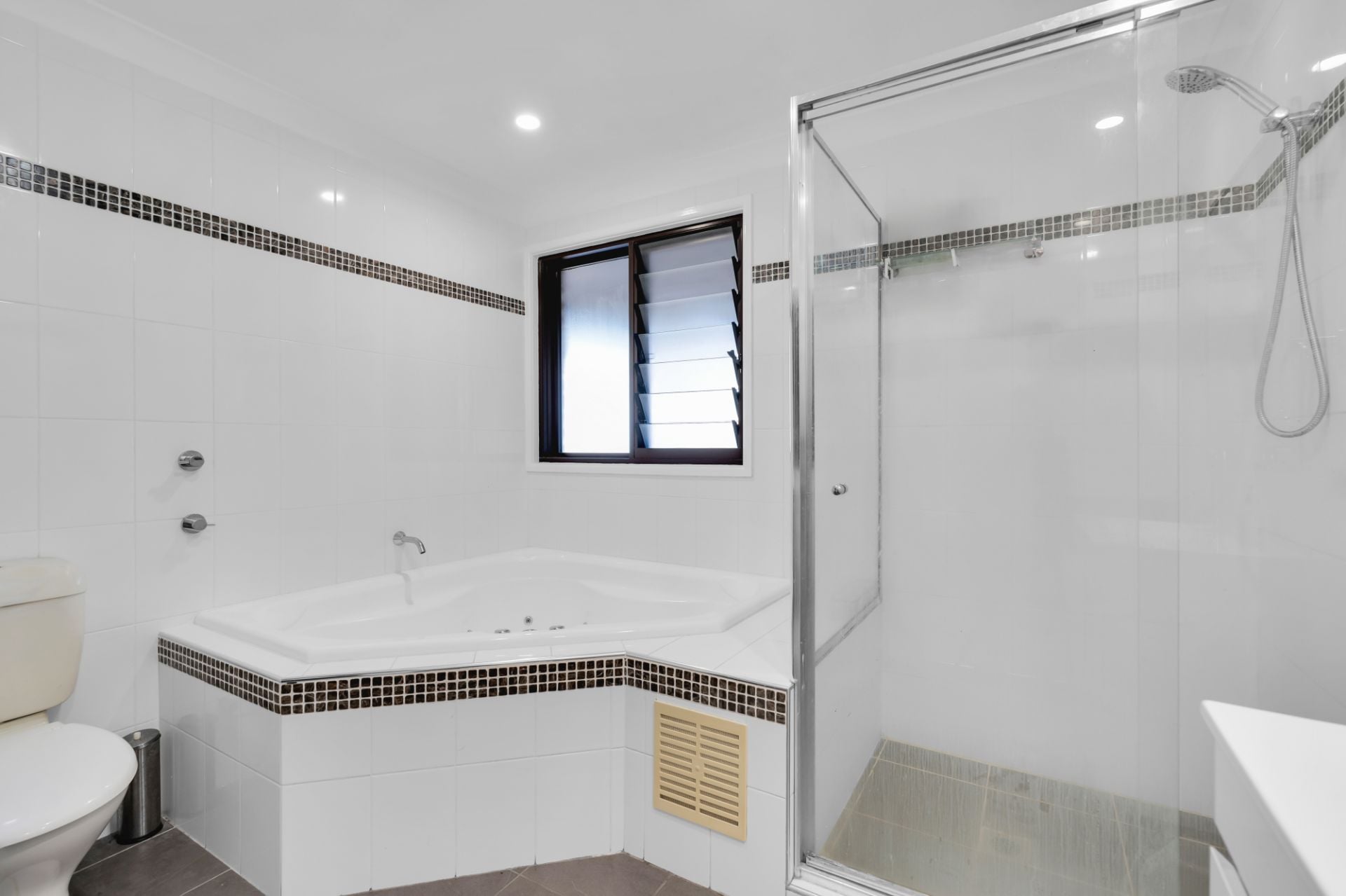 4 Peridot Close, Eagle Vale, Eagle Vale - Thumbnail 5