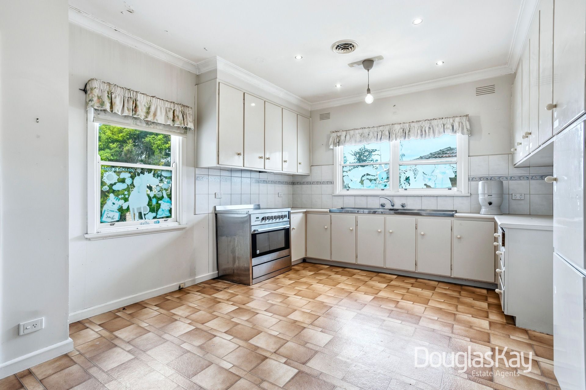 26 Matthews Street, Sunshine VIC, Sunshine - Thumbnail 5