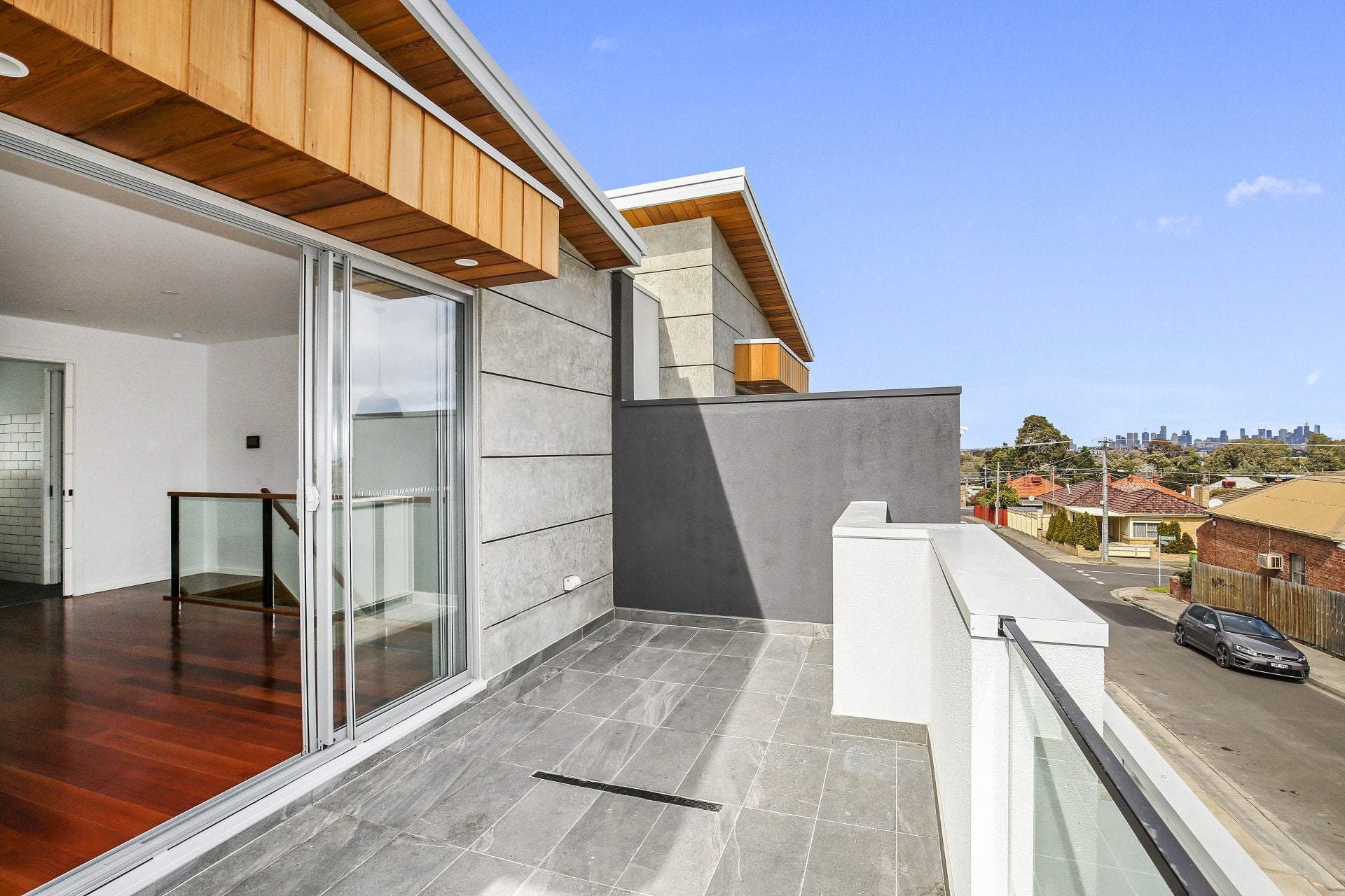 On the Preston/ Thornbury boarder with stunning city views