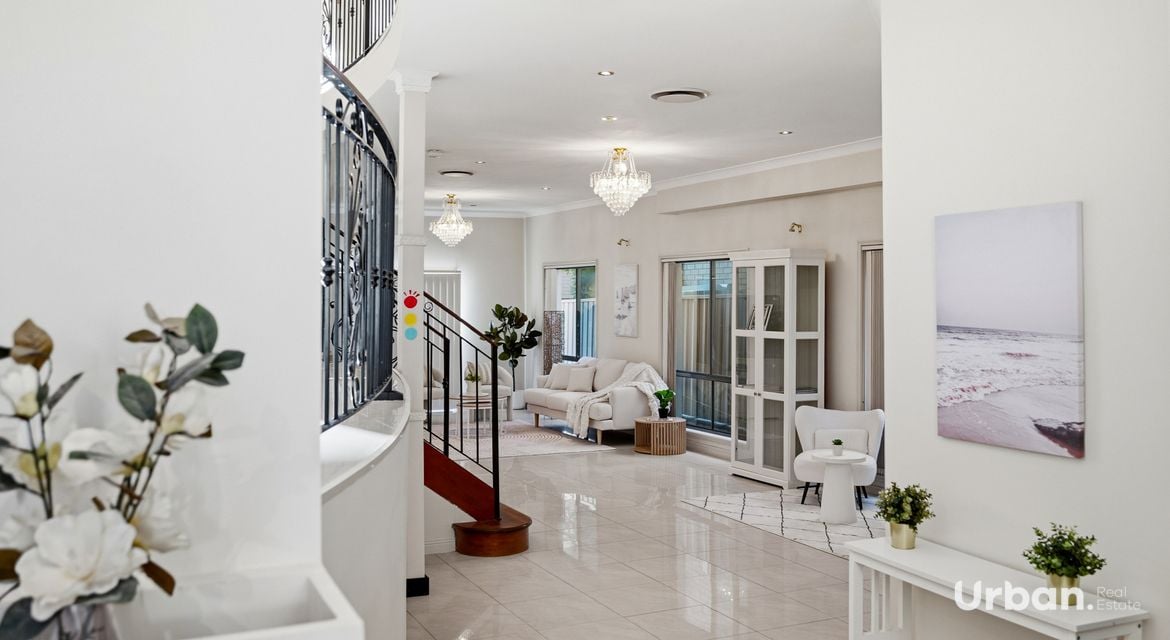 Casula 41 Roth Street