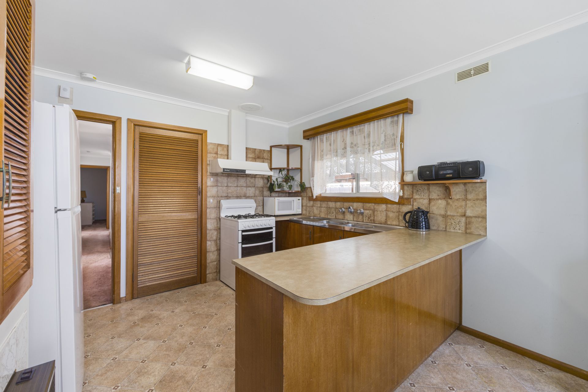 16 Edgar Street, Wendouree, Wendouree - Thumbnail 5