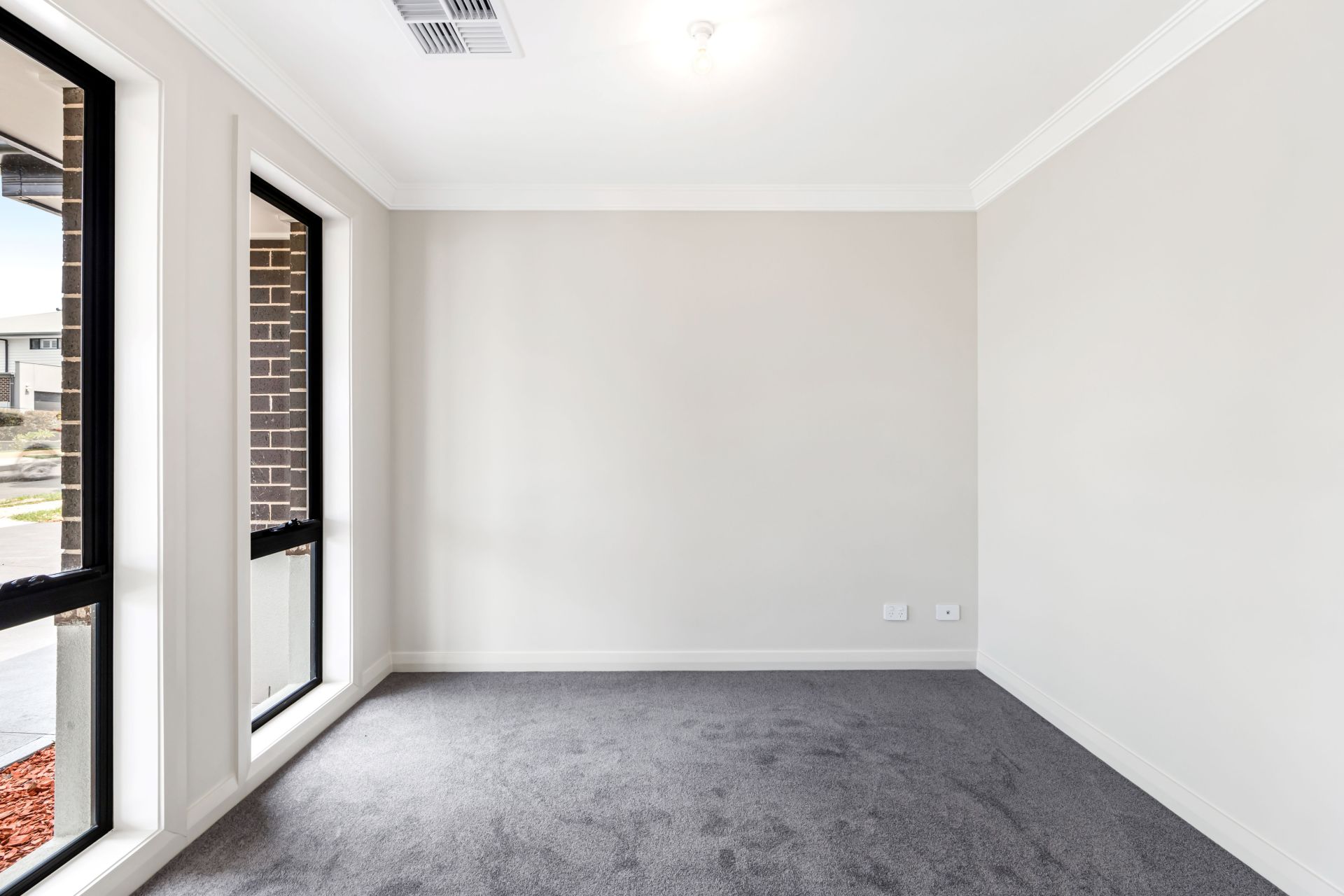 32 Valletta Drive, Gables - Thumbnail 2