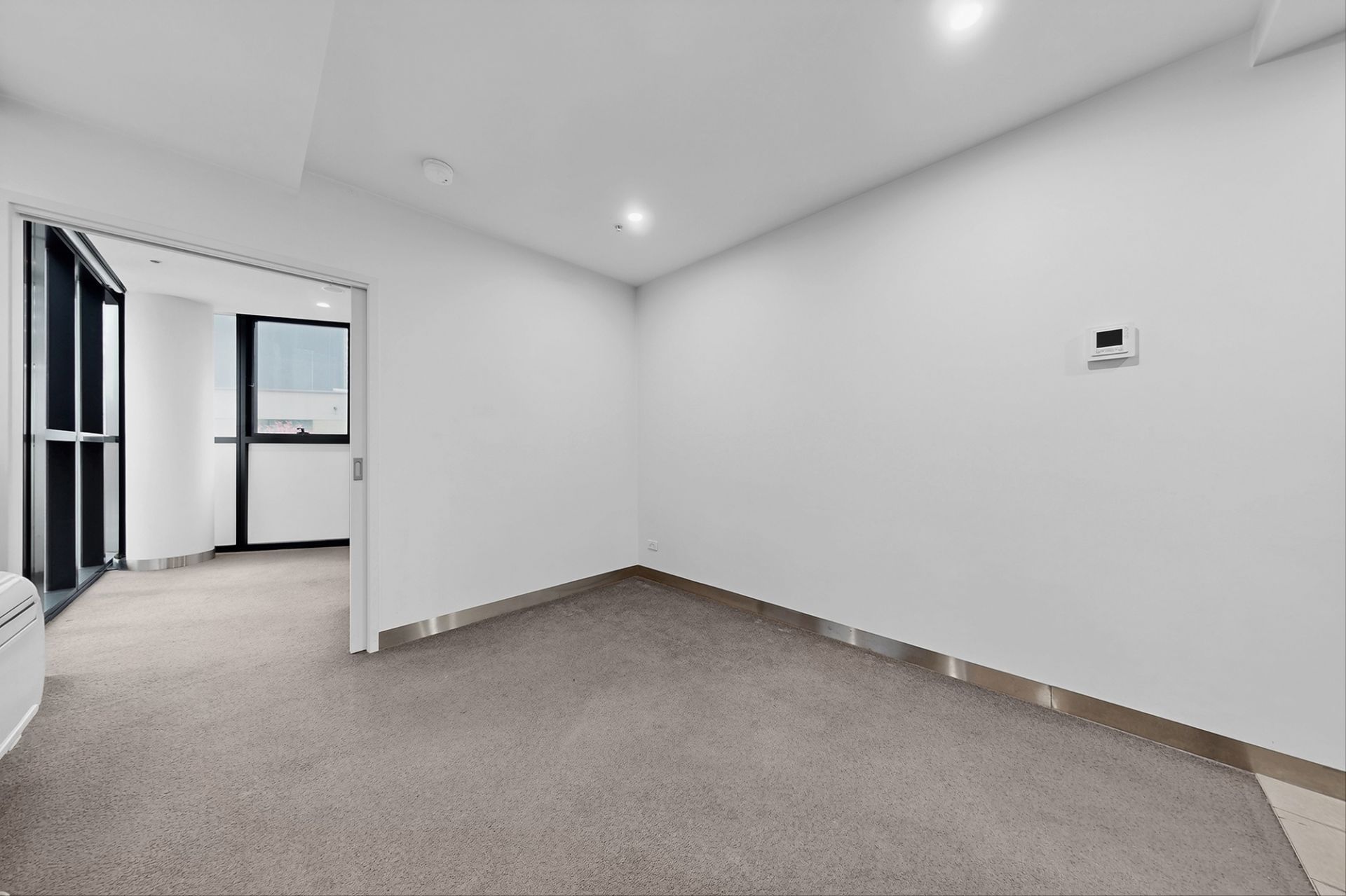 101/33 Clarke Street, Southbank - Thumbnail 3
