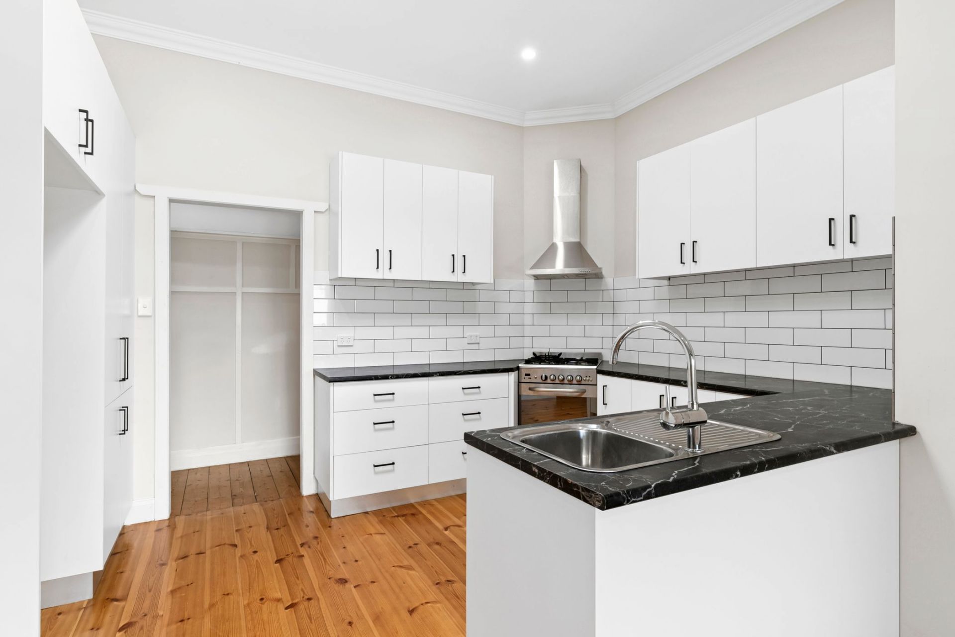 134 Roslyn Road, Belmont - Thumbnail 3