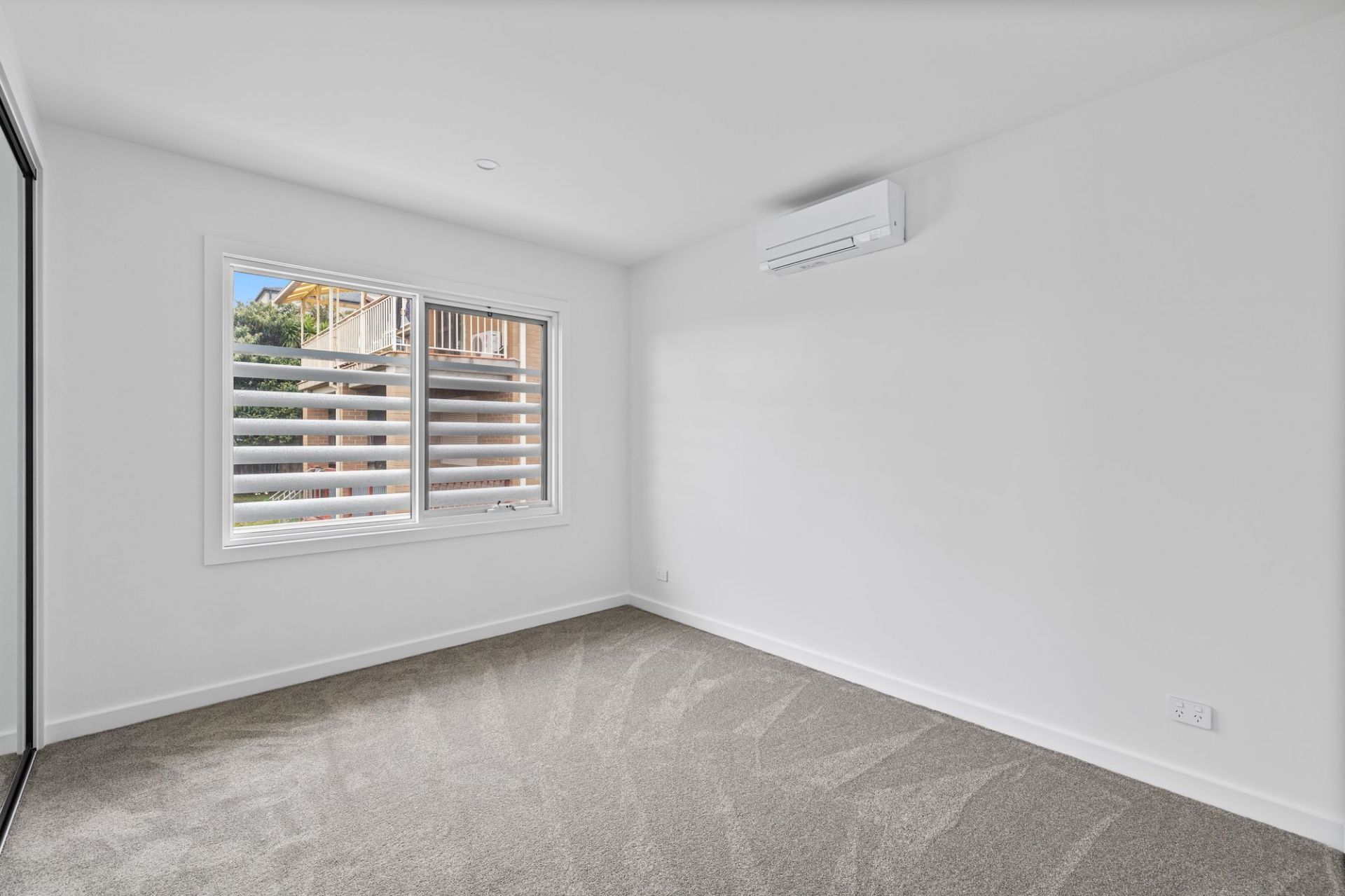 OUTSTANDING BRAND NEW TOWNHOUSE
