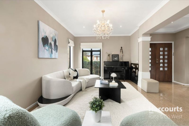 15 Clementson Drive, Caroline Springs
