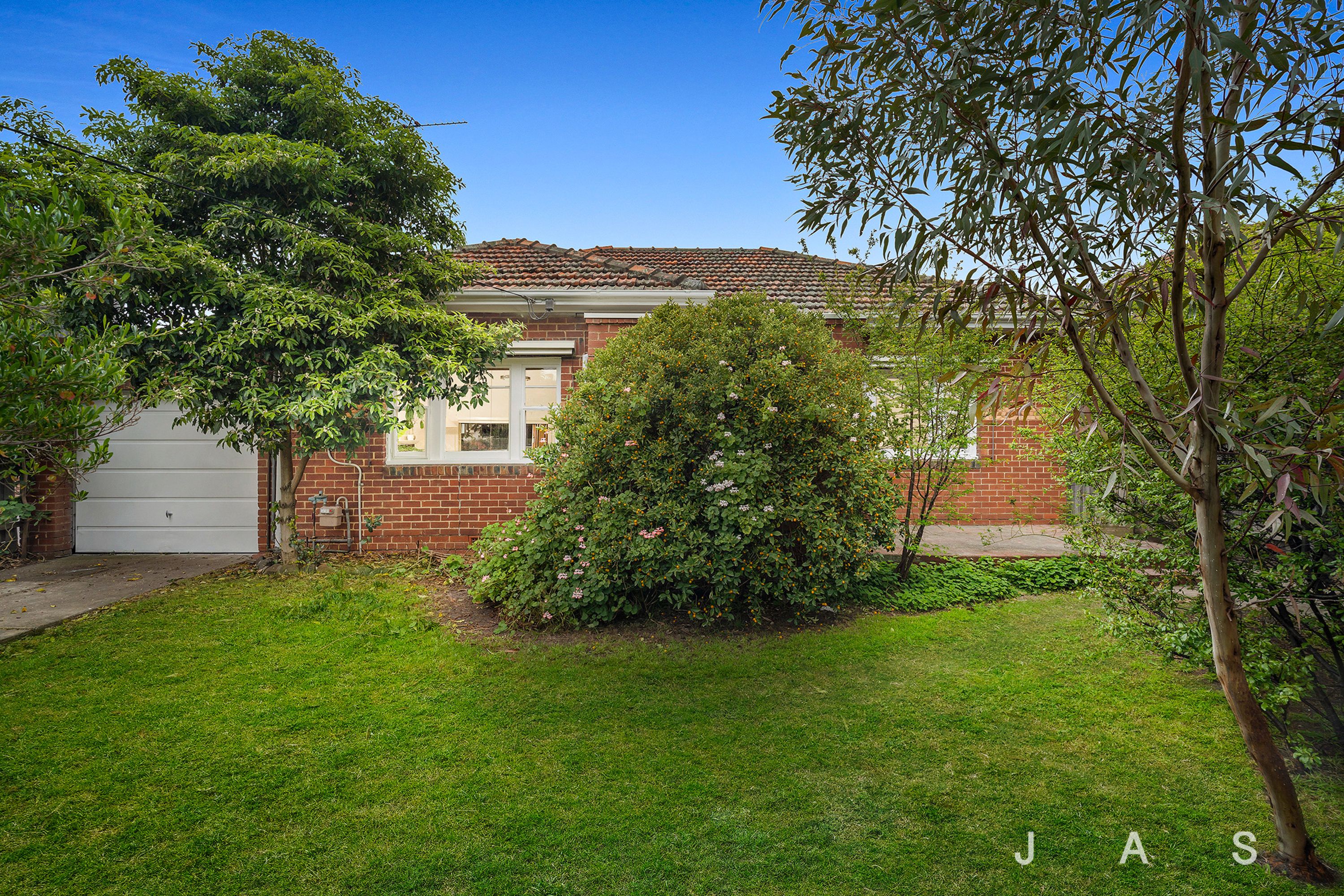 6 Hampton Parade, West Footscray, West Footscray - Thumbnail 2