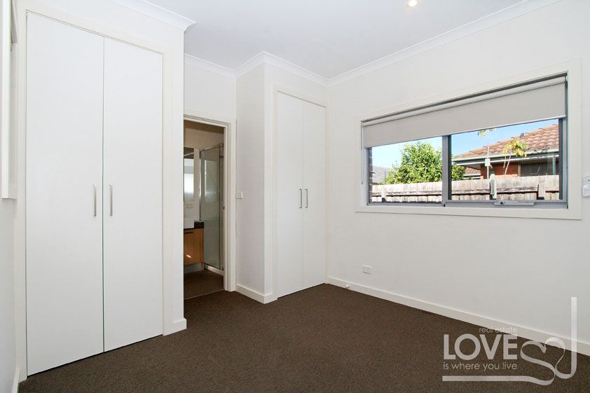 Modern Unit in Great Location!