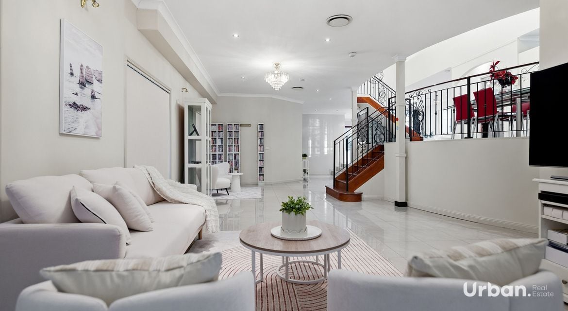 Casula 41 Roth Street